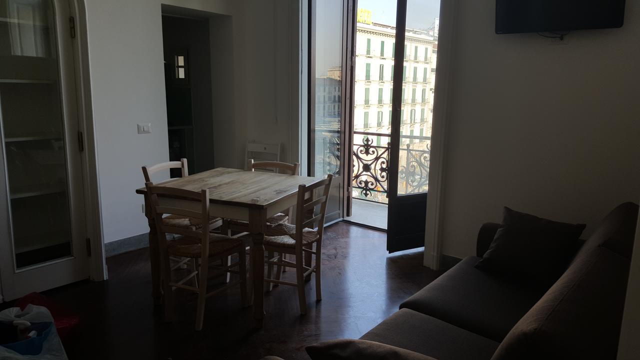 Metro Garibaldi - Loft Con Wifi E 4 Posti Letto Presso La Stazione Centrale Di Napoli Екстериор снимка